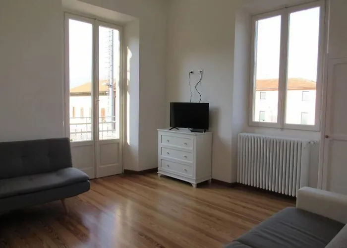 Luminoso In A Stresa